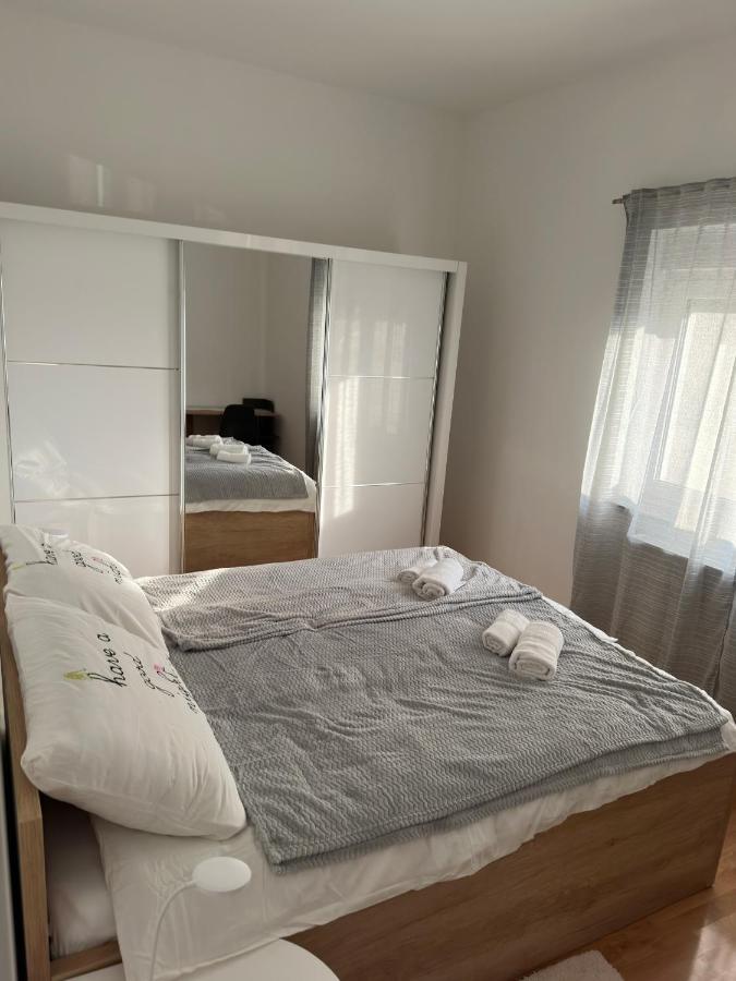 City Rent 1 Osijek Bagian luar foto
