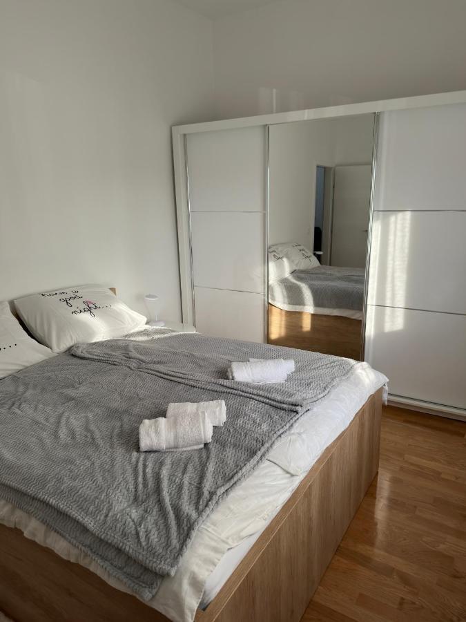 City Rent 1 Osijek Bagian luar foto