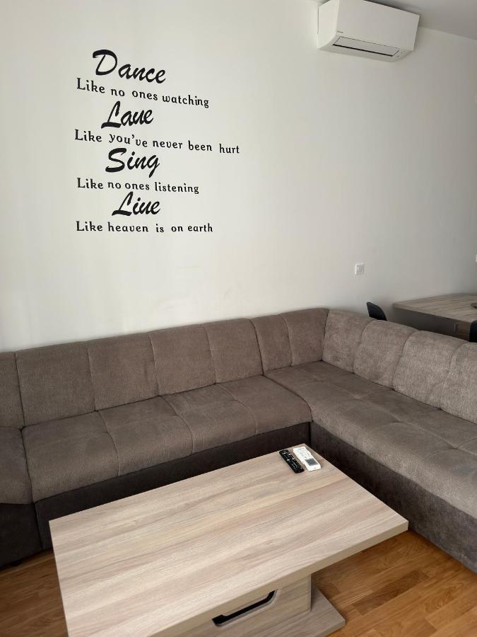 City Rent 1 Osijek Bagian luar foto